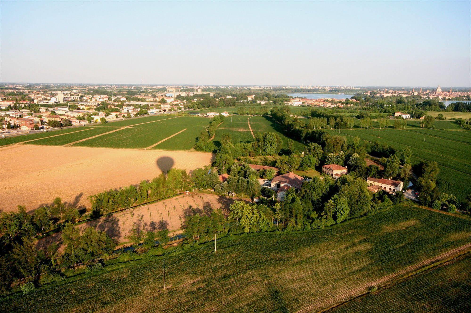 Agriturismo Corte San Girolamo Mantova Bagian luar foto